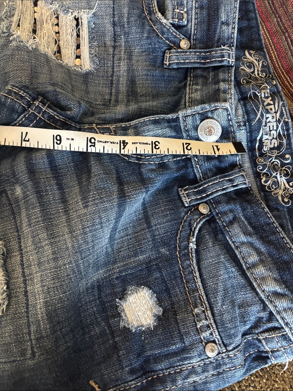 Express women’s skinny studded Jeans size 4. Low cut. Very good used condition. - Picture 10 of 11